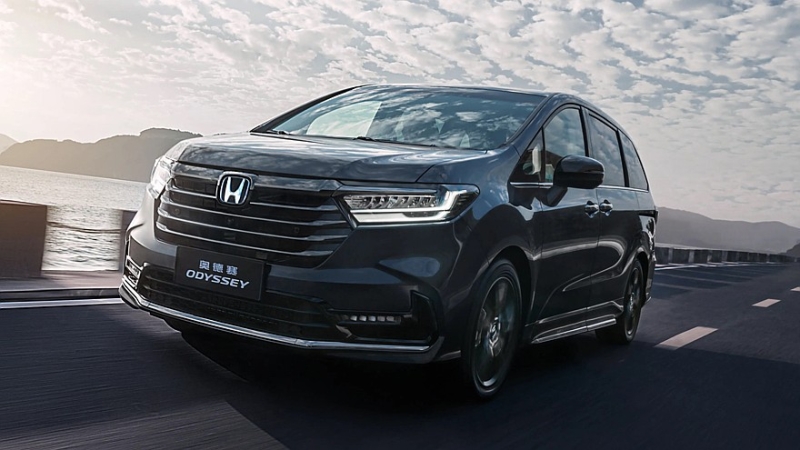 Honda Odyssey привезли в Россию, цена минивэна известна