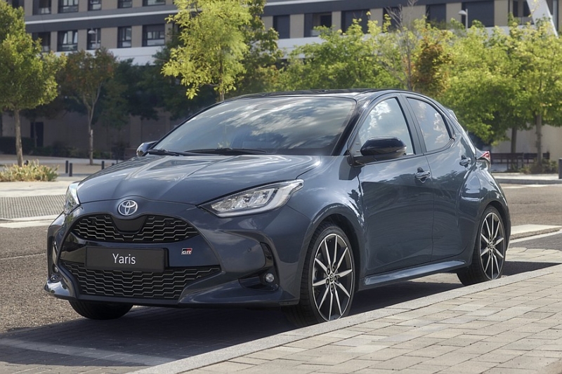 Toyota Yaris GR Sport получил несколько обновок к 2025 модельному году